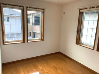 【洋室】 | 加古郡播磨町宮西1丁目　中古戸建 | 洋室約5帖♪2面遮光で明るい洋室♪