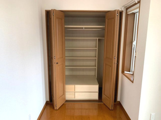 【収納】 | 加古郡播磨町宮西1丁目　中古戸建 | 収納豊富なクローゼット付きでお部屋スッキリ片付きます♪