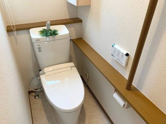 【トイレ】 | 加古郡播磨町宮西1丁目　中古戸建 | 2階トイレ♪温水洗浄便座付き！！