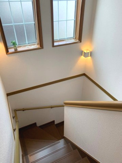 【その他】 | 加古郡播磨町宮西1丁目　中古戸建 | お洒落な照明付き階段♪