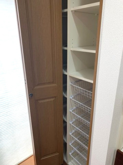 【収納】 | 加古郡播磨町宮西1丁目　中古戸建 | キッチンには嬉しいパントリー付き♪