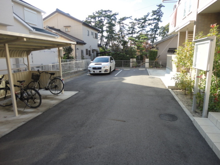 ロイヤルコートの駐車場