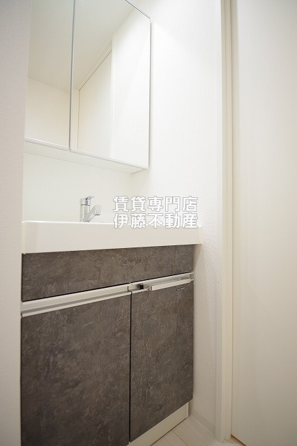 LUORE浄心EASTの独立洗面台