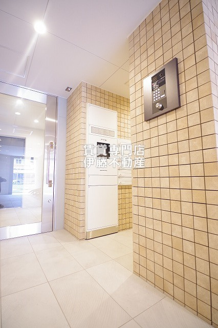 LUORE浄心EASTのエントランス