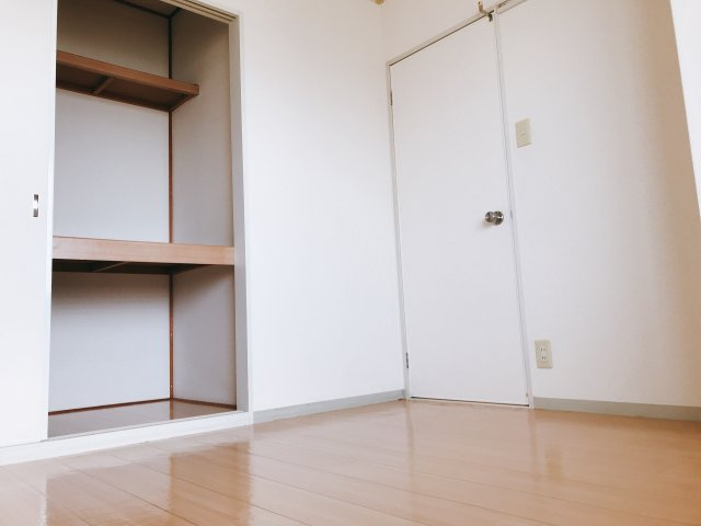 グレイスクレールの寝室|洋室4.2帖