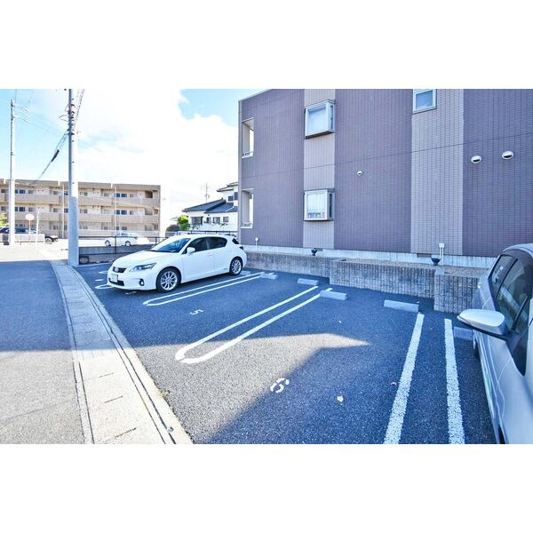aprecio　　 刈谷市近郊の賃貸はクラスホーム刈谷店の駐車場