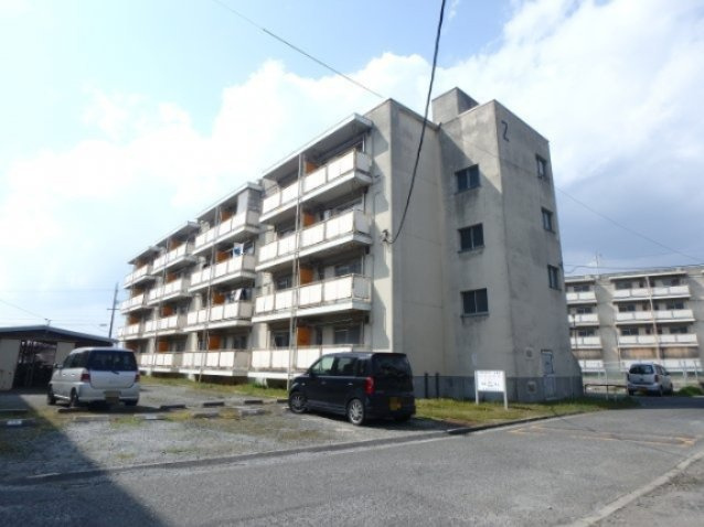 ビレッジハウス安倍4号棟の外観