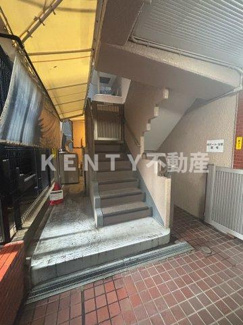 【エントランス】 | 落ち着いたエントランスです