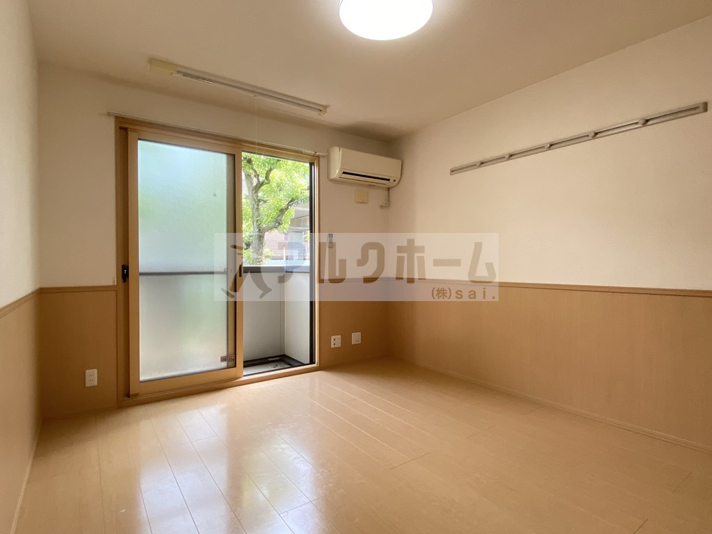 クリエ西山本の居間・リビング