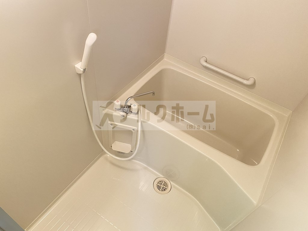 エレガンツア南本町の浴室