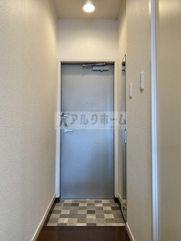 エレガンツア南本町の玄関