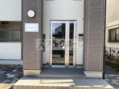 エレガンツア南本町のエントランス