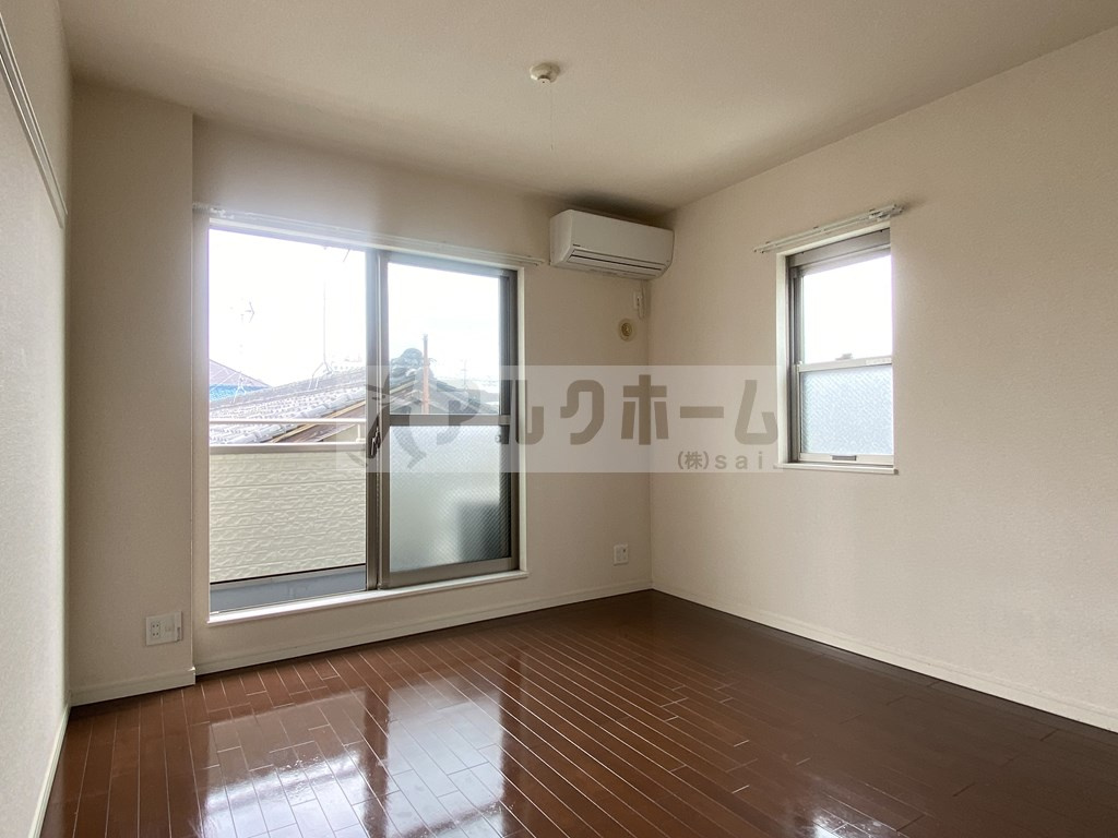 エレガンツア南本町の居間・リビング