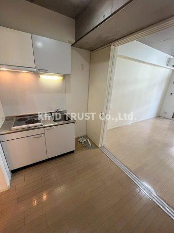 天満アパートメントの居間・リビング|ゆったり過ごせるリビングです