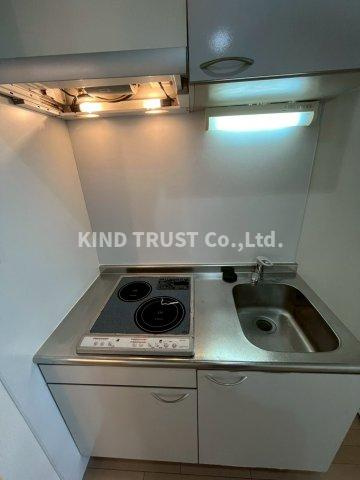 天満アパートメントのキッチン|コンパクトなキッチンで掃除もラクラク