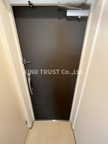 天満アパートメントの玄関|収納もある玄関です