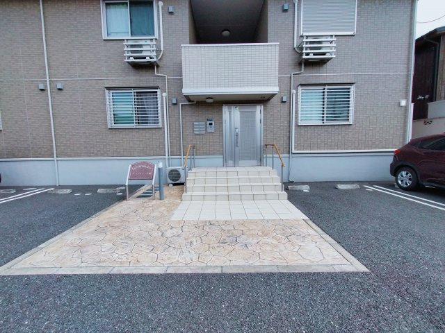 【エントランス】 | グランドゥール畷