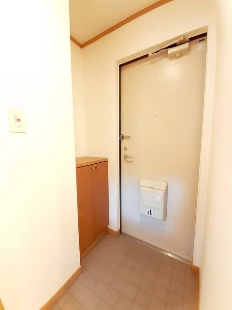 シュープリームの玄関