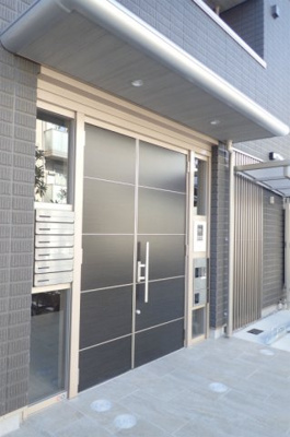 【エントランス】 | ハルモニアステラ【SHM】 | 防犯面も安心のオートロック付きです！宅配ボックスも完備です☆