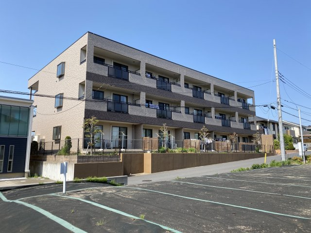 アルカンシェルの駐車場