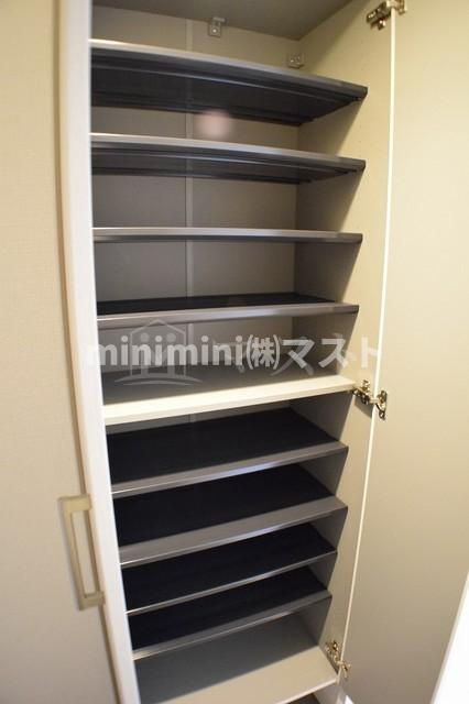 セオリー大阪ベイステージの収納