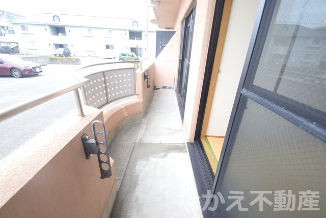 【バルコニー】 | バルコニーからの眺めを楽しみながら食事をしませんか