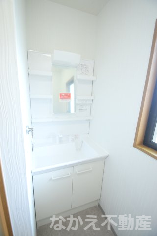 【洗面所】 | 明るい洗面所です