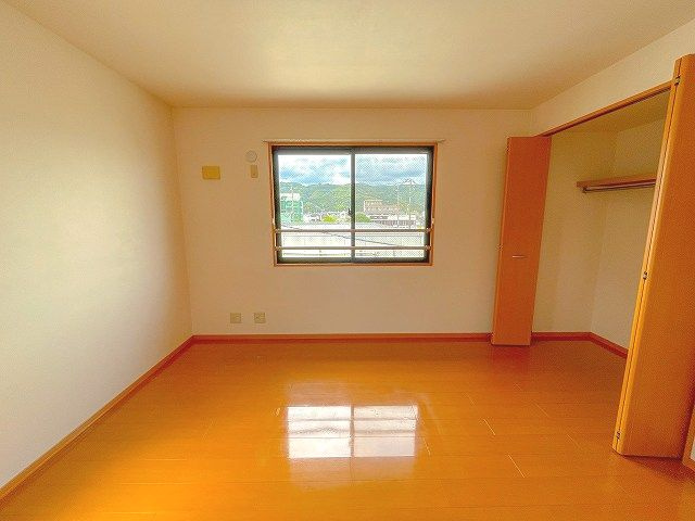 ビーンズ南川添Ⅰの洋室|広々とした洋室です