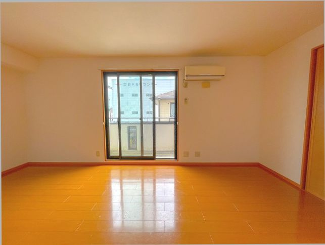 ビーンズ南川添Ⅰの居間・リビング|ゆったり過ごせる居間です