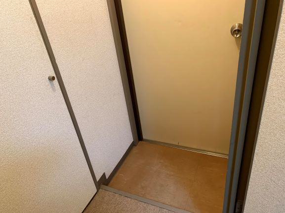ウエストウィングの玄関