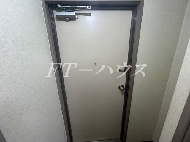 ウエストウィングの玄関