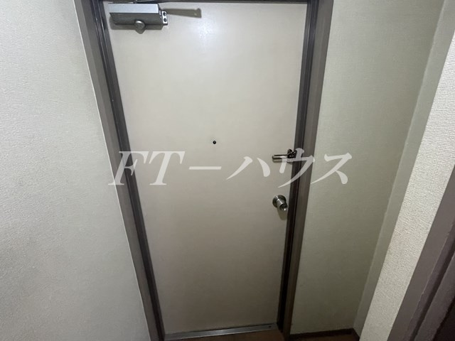 ウエストウィングの玄関