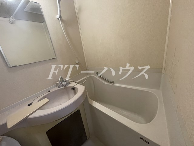 ウエストウィングの浴室