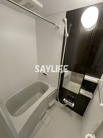 CRASTINE小路東Aの浴室