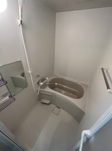 ジーメゾン垂水の浴室