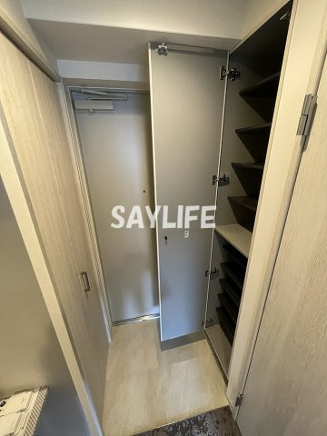 メゾンキコー今里の玄関