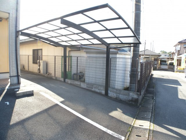 リトルガーデンの駐車場