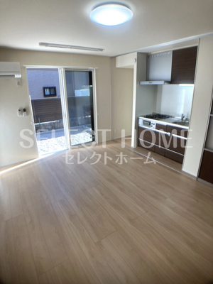 【居間・リビング】 | Ｆｏｒｔｕｎｅ | こちらの居間で趣味の時間をお楽しみください