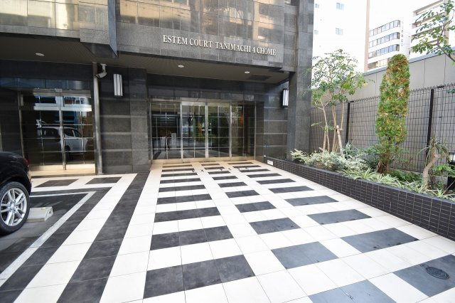 エステムコート谷町四丁目のエントランス