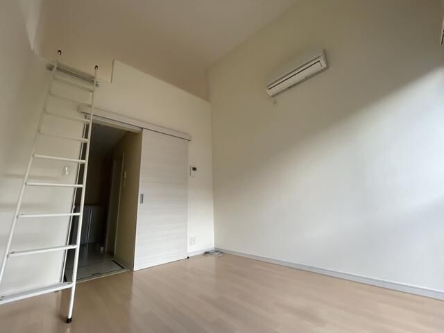 ＮＳＫコーポ幕張の居間・リビング