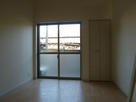 ＮＳＫコーポ幕張の居間・リビング