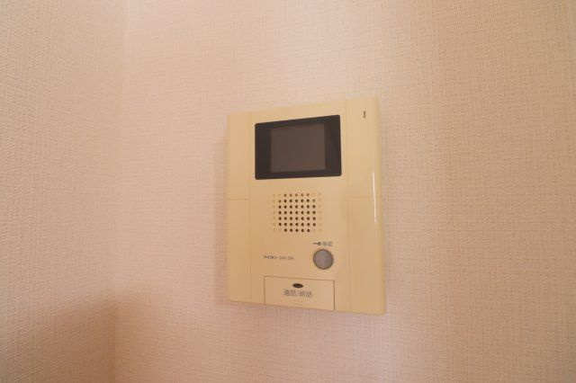 テラス上布田のセキュリティ|同間取り別部屋の参考写真です。