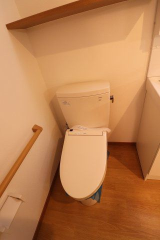 テラス上布田のトイレ|同間取り別部屋の参考写真です。