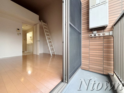 【バルコニー】 | サンシティ | 開放的で明るい空間を演出してくれるバルコニーです