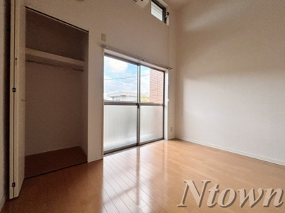 【居間・リビング】 | サンシティ | こちらのリビングで趣味の時間をお楽しみください