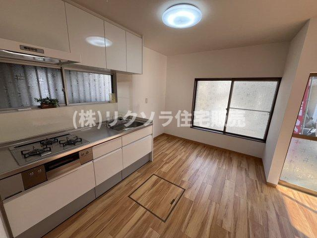 長尾家具町3丁目　中古一戸建てのキッチン|LDK13.5帖
■物件内覧・資金計画相談・住宅ローン相談、リフォーム相談、お問合せ受付中■
※当日・翌日のご内覧、ご相談はお電話でのお問合せがスムーズです！