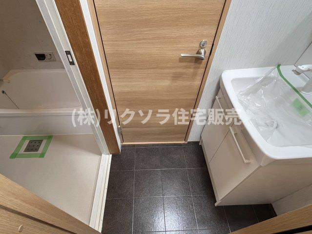 長尾家具町3丁目　中古一戸建ての脱衣所|洗面所
■物件内覧・資金計画相談・住宅ローン相談、リフォーム相談、お問合せ受付中■
※当日・翌日のご内覧、ご相談はお電話でのお問合せがスムーズです！