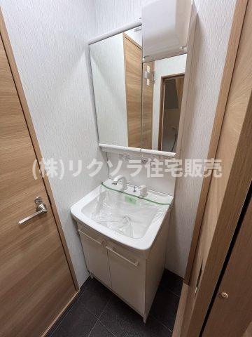 長尾家具町3丁目　中古一戸建ての独立洗面台|独立洗面台　シャンプードレッサー
■物件内覧・資金計画相談・住宅ローン相談、リフォーム相談、お問合せ受付中■
※当日・翌日のご内覧、ご相談はお電話でのお問合せがスムーズです！