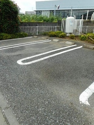 ベル・オトンヌの駐車場