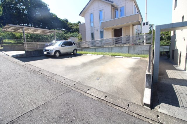 スカイシャトーの駐車場
